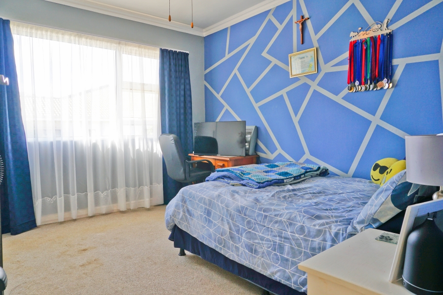 6 Bedroom Property for Sale in Kidds Beach Eastern Cape